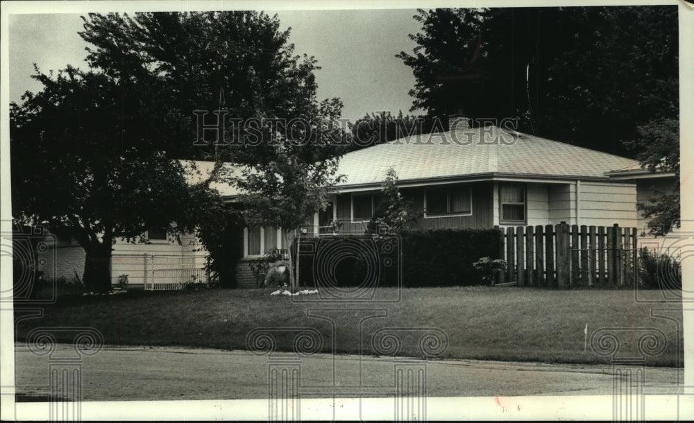 1989 Press Photo Residence, accused Nazi concentration camp guard in Greenfield - Historic Images