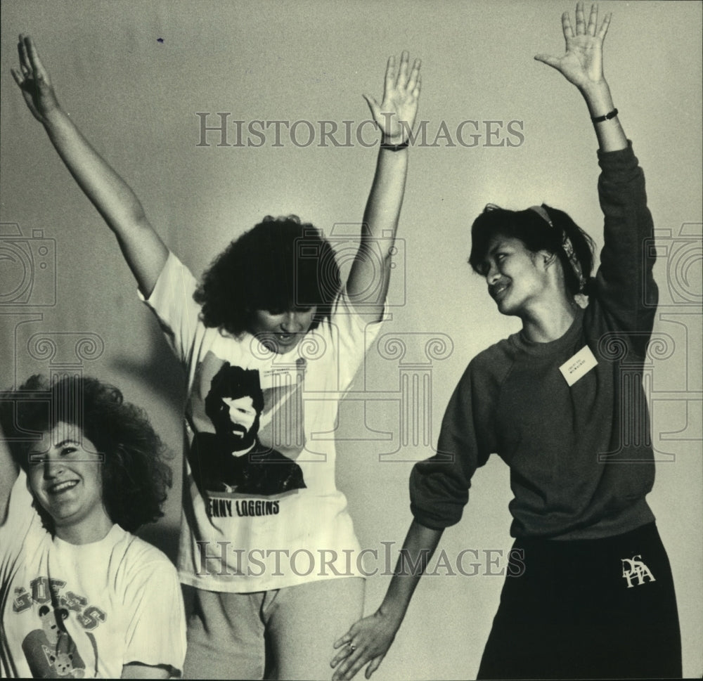 1986 Press Photo girls spent hours practicing for the show&#39;s numbers - Historic Images