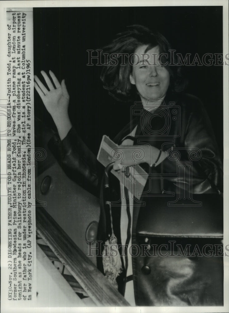 1965 Press Photo Judith Todd, Prime Minister Garfield Todd's daughter, in London - Historic Images