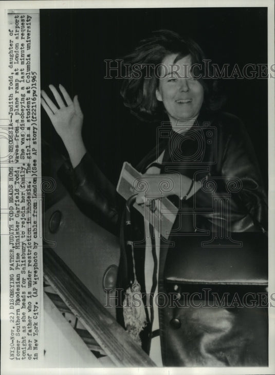 1965 Press Photo Judith Todd, Prime Minister Garfield Todd's daughter, in London - Historic Images