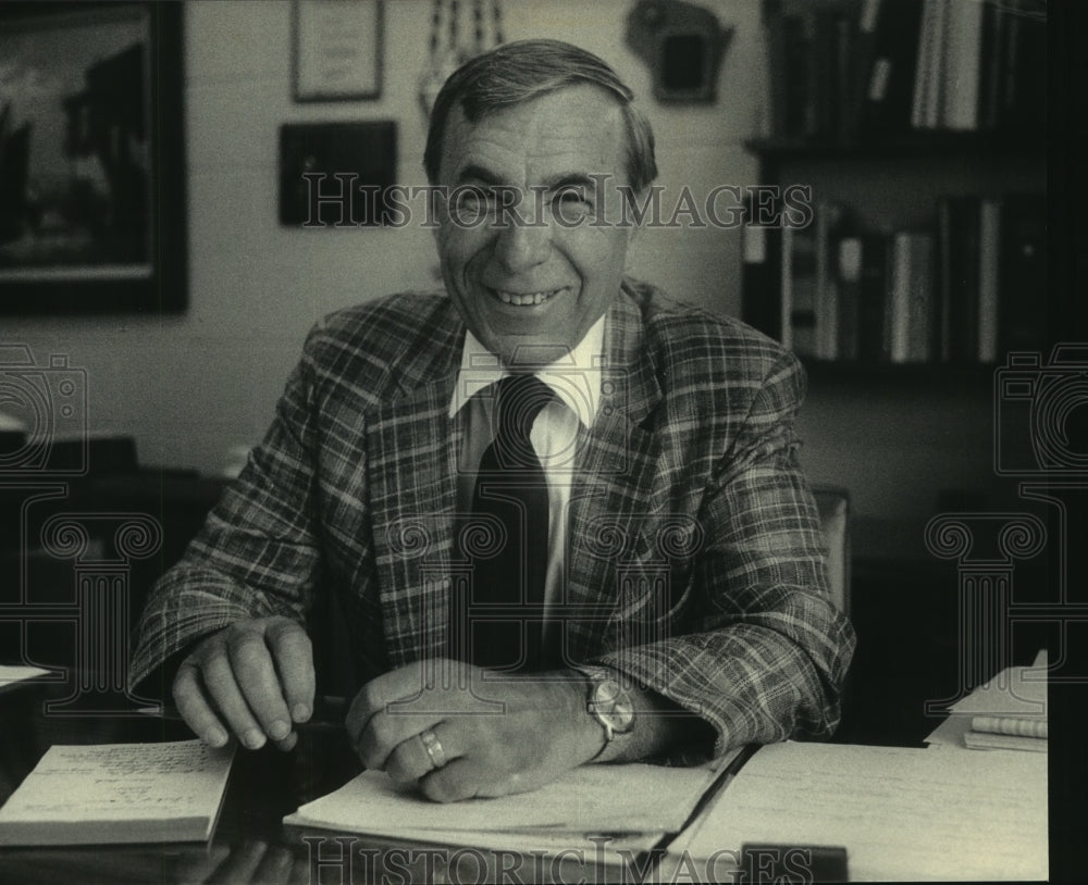1985, Harry Thompto is retiring from Mequon-Thiensville schools - Historic Images