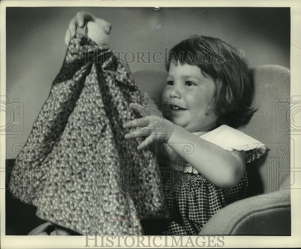1975 Willow Biwer of Waukesha bet a puppet made from yarn &amp; fabric - Historic Images