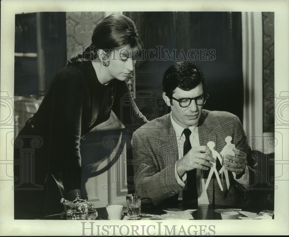 1969 Press Photo Michael Tolan & Nanette Newman on ABC's Journey to the Unknown - Historic Images