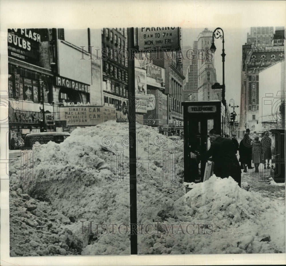1961 New York sidewalks covered in snow, New York - Historic Images
