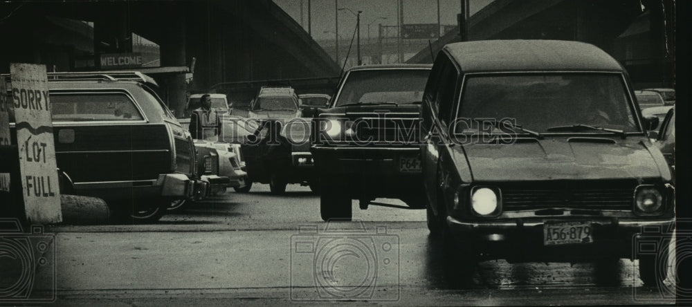 1978, Cars Fill Up Parking Lot During Strike in Milwaukee - mjc12080 - Historic Images