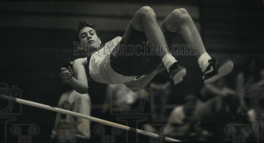 1992 Mukwonago's Todd Beckner at Braveland Conference track meet - Historic Images