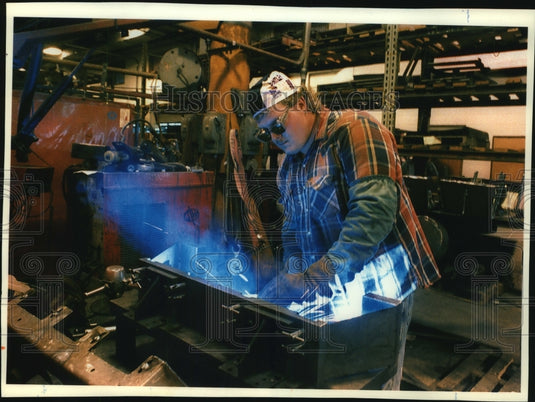 1993, Welder Jerry Fechter of Trak International, Wisconsin - Historic Images