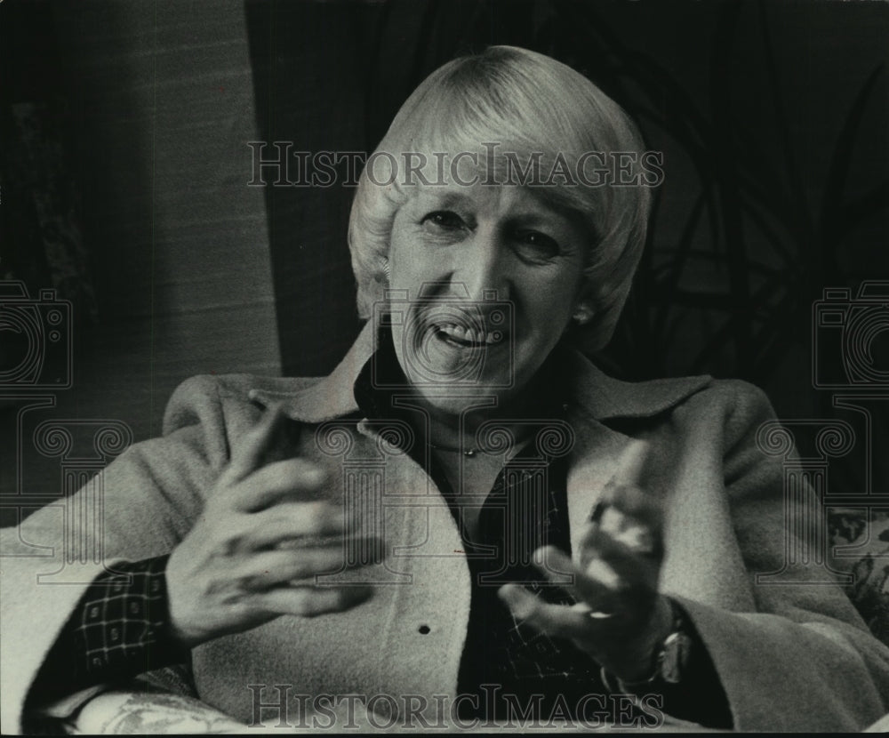 1978, Author Jane Trahey was interviewed on a visit to Milwaukee - Historic Images