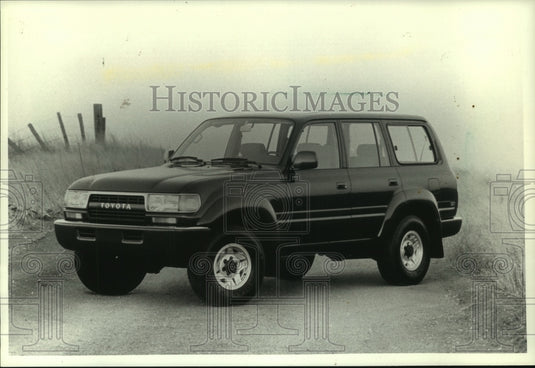 1991 Toyota's Land Cruiser appeals to fans of British Range Rover - Historic Images