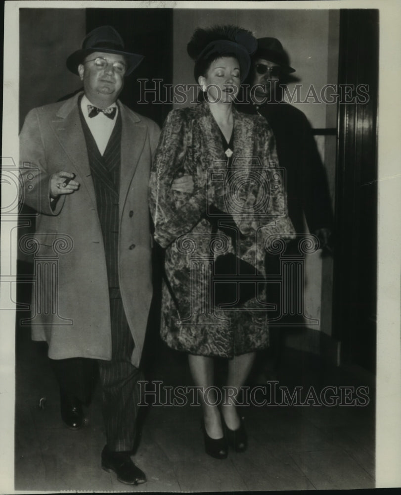1947 Press Photo Louis B. Thompson and Helen Budnik - mjc12508 - Historic Images