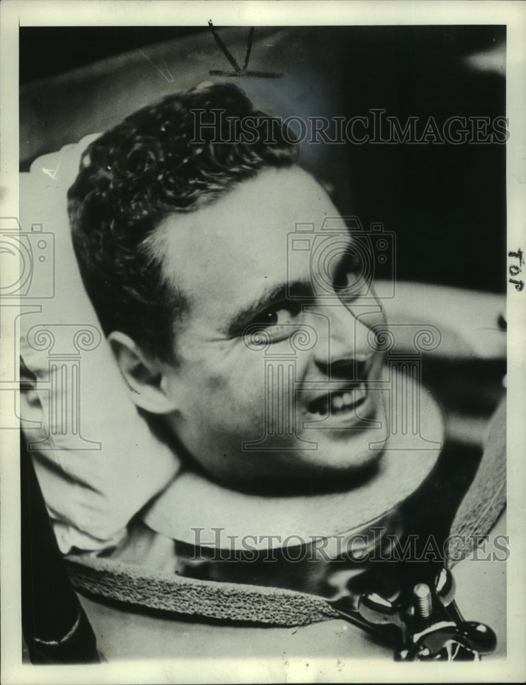 1937 Press Photo Frederick Snite of Chicago on his birthday in an iron lung - Historic Images