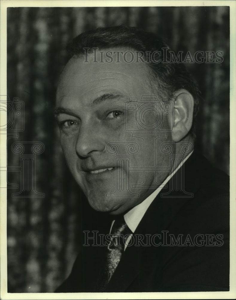 1988 Press Photo Michael J. Tracy, 4th District Milwaukee County Supervisor - Historic Images