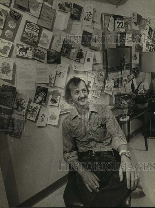 1980, John Tracy sits in St. Luke's Hospital room after being shot - Historic Images