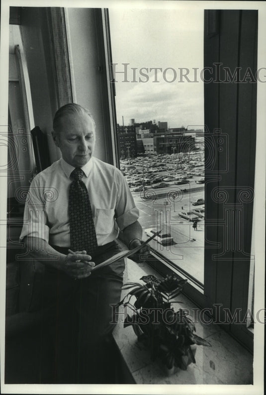 1973, John "Jack" H. Thompson, an employee at the Milwaukee Journal. - Historic Images