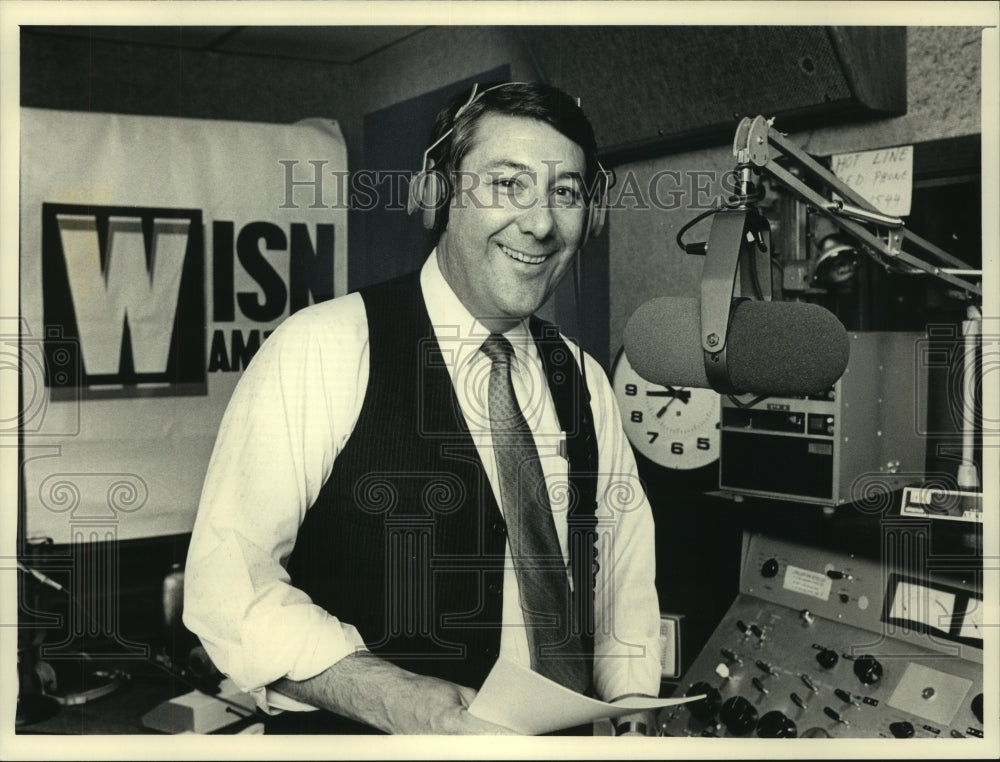 1986 Press Photo Jerry Taff, WISN Radio Newscaster - mjc13001- Historic Images