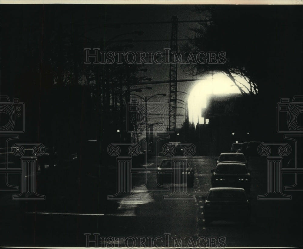 1989 Sun sets west on Hampton Ave., Milwaukee - Historic Images