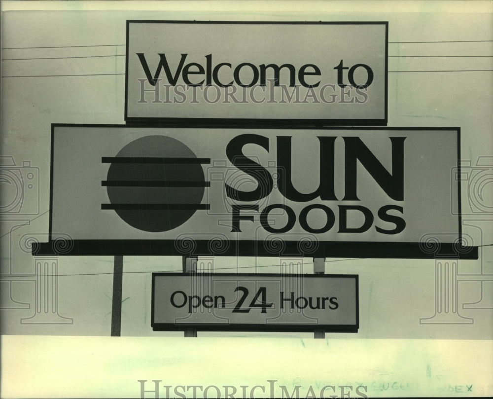 1984 Sun Foods Open 24 hours, grocery store, Milwaukee - Historic Images