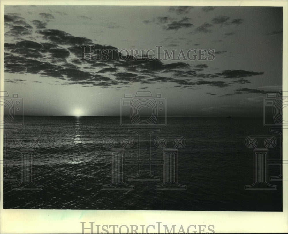 1985 Press Photo View of Lake Michigan from Port Washington - mjc13203 - Historic Images