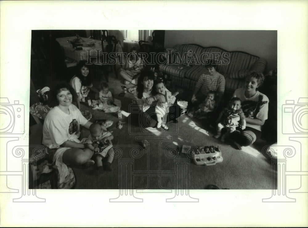 1994 Press Photo New moms and their babies, Support group - mjc13205 - Historic Images