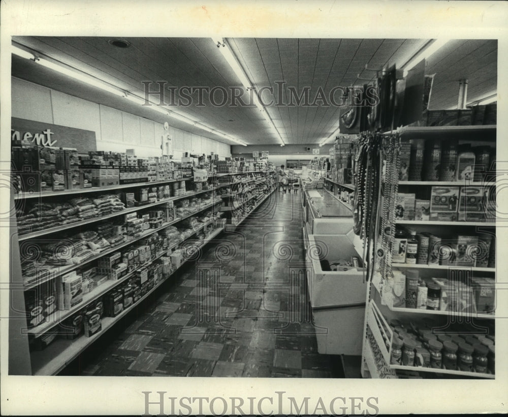 1971 Press Photo Can, Box, frozen food isle at supermarket, Wisconsin- Historic Images
