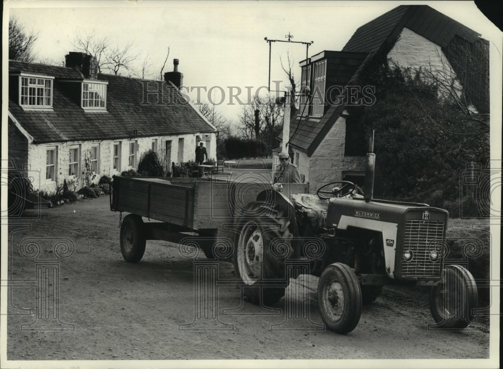 1971 Press Photo Tractor moves through roads on Island of Sark - mjc13249-Historic Images