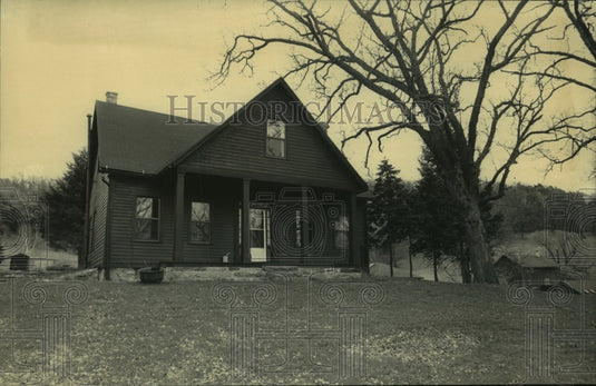 1986, Josef Stalin's daughter lived in this house in Wisconsin - Historic Images