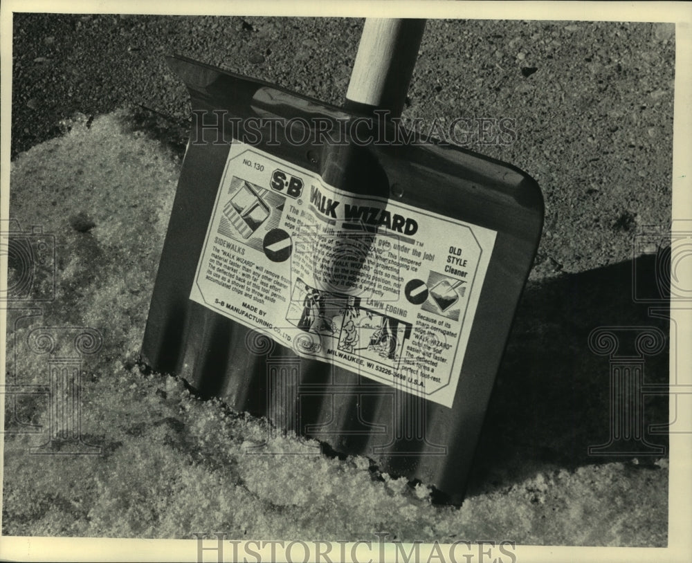 1966 Press Photo Corrugated ice scraper for snow removal, Milwaukee, Wisconsin-Historic Images