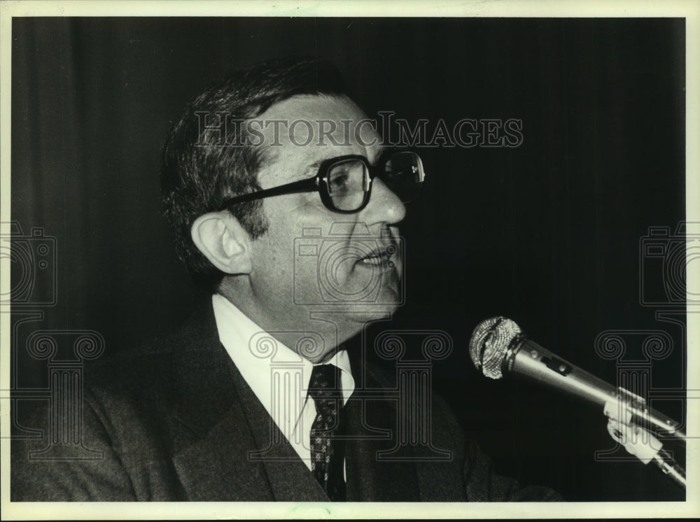 1982 Press Photo Richard P. Simmons president of Allegheny Ludlum Steel Corp - Historic Images