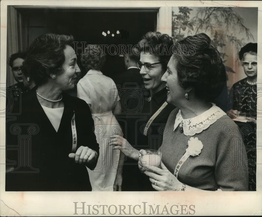1964 Jeanette Swed, Mrs. Henry Hart & Mrs. Carl Thompson, Wisconsin - Historic Images
