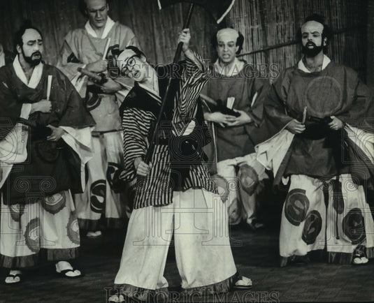 1981 Press Photo Norman Moses in Skylight Theater's "The Mikado" in Milwaukee - Historic Images