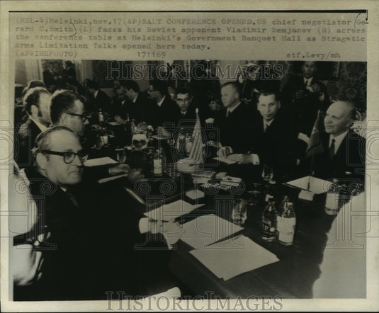 1969, Gerard Smith and Soviet opponent Vladimir Semjonov in Helsinki - Historic Images