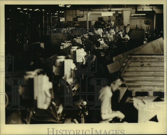1989, Production line at Simplicity Manufacturing Inc, Wisconsin - Historic Images