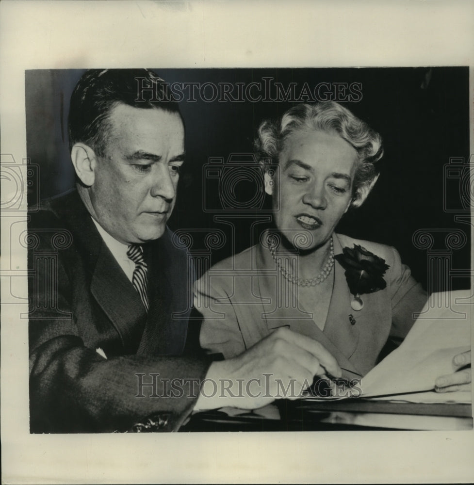 1953 Press Photo Senator Margaret Chase Smith, chairman of senate subcommittee - Historic Images