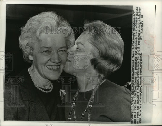 1964 Press Photo Sen. Margaret Chase Smith & her sister, Mrs. Joseph Bernier - Historic Images