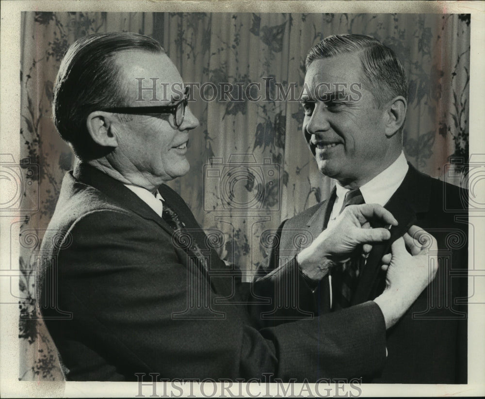 1987, L.B. Smith president of A.O. Smith Corp. honored by firm - Historic Images