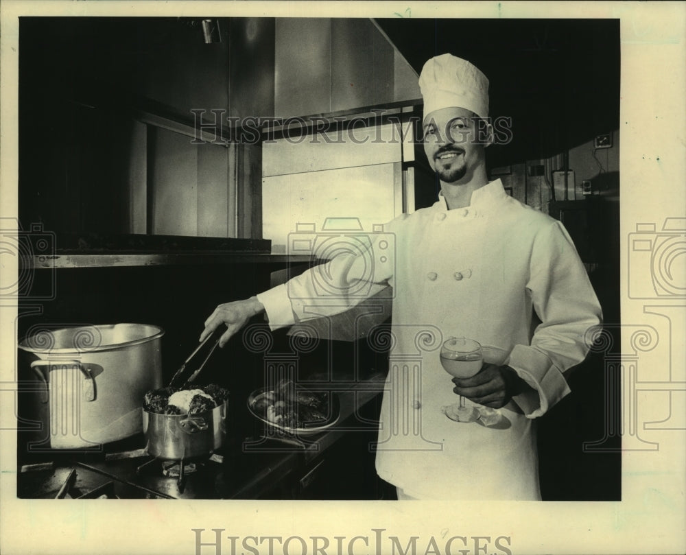 1983 Chef Jon Pierre Smith of River Lane Inn - Historic Images