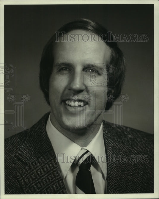 1976 Press Photo J. Lindley Smith runs for Whitefish Bay School Board - Historic Images