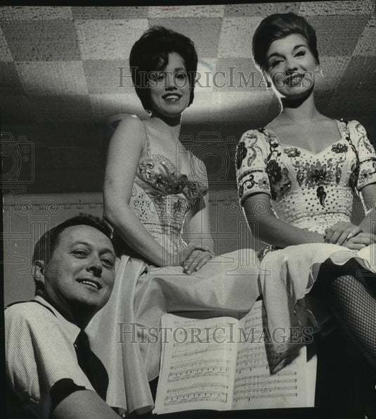 1964 Press Photo Choreographer Robert Simpson with Kathy Budney & Joan Fillar - Historic Images