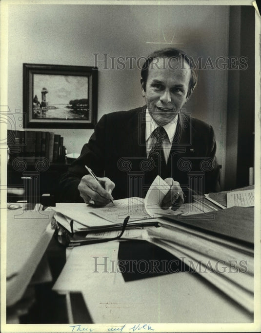 1980, Robert Sorensen in his Madison, Wisconsin office - mjc13848 - Historic Images