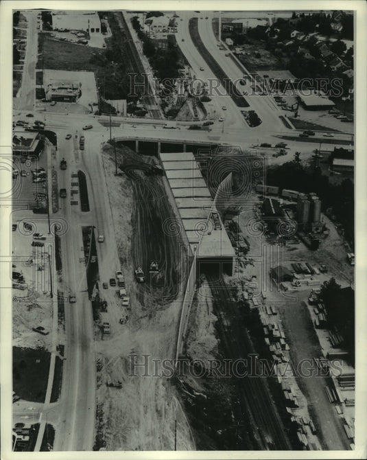 1957 Press Photo Aerial view of Wisconsin's Highway 100 at Blue Mound - Historic Images
