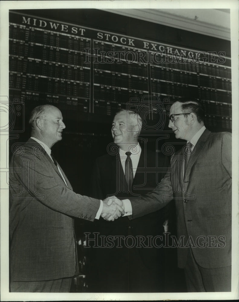 1969 Press Photo Richard Simmons chairman of Midwest Stock Exchange, Chicago - Historic Images