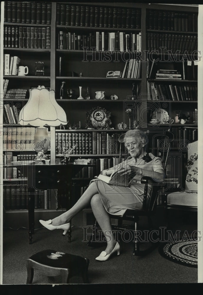 1975 Margaret Chase Smith in her home in Maine - Historic Images