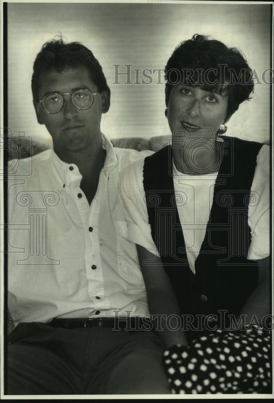 1993 Press Photo Karin Smith awarded $6.3 Million for misdiagnosed cancer - Historic Images