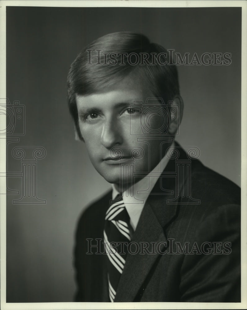 1973 Press Photo Dennis Tamcsin, Sales director for Northwestern Mutual LIfe.-Historic Images
