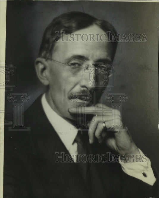 Press Photo Henry Justin Smith, author of "Extra, Extra" - mjc13980 - Historic Images