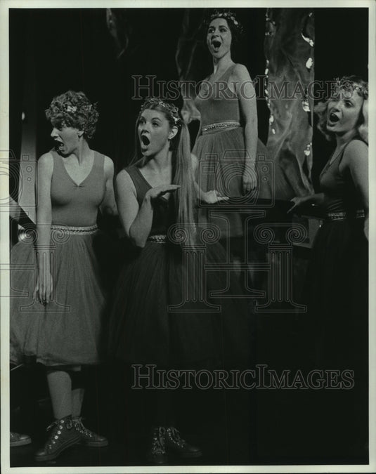 1974 Press Photo Chorus of Fairies in Gilbert & Sullivan's Iolanthe at Skylight - Historic Images