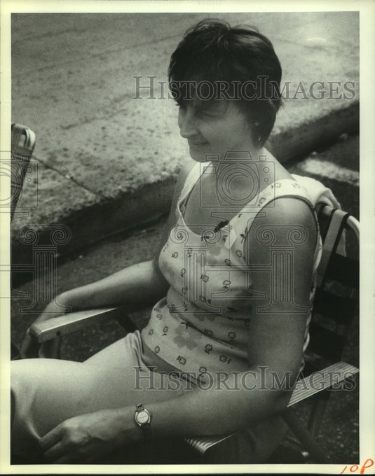 1981, Jo Anne Swanson of Roots & Reunions organizaiton in Michigan - Historic Images