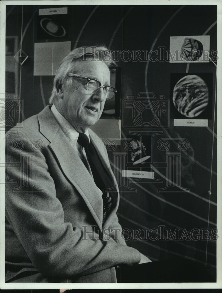 1977, Verner E. Suomi, University of Wisconsin Professor - mjc14168 - Historic Images