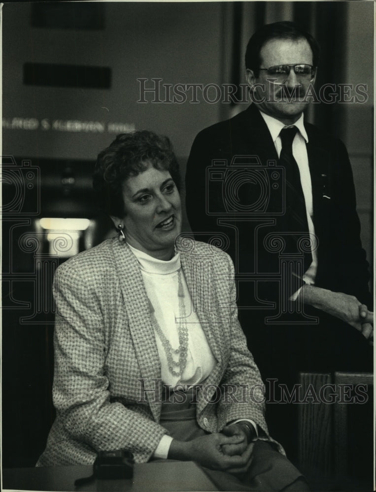 1991 Press Photo Kathy &amp; Jack Surridge are rival athletic directors - mjc14200 - Historic Images