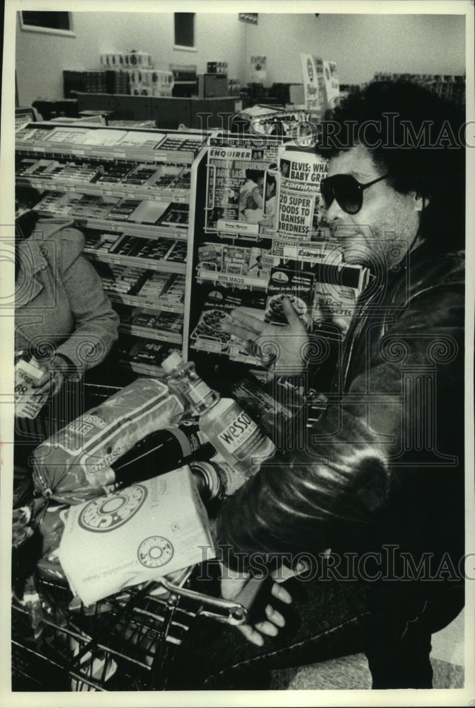 1992, Tony Avanti shopping at a Sentry food store in Milwaukee - Historic Images
